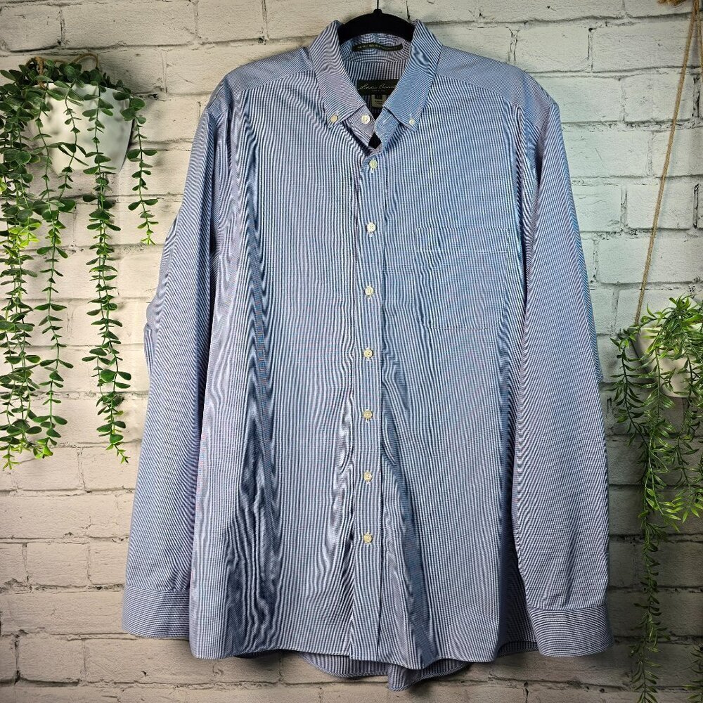 EDDIE BAUER RELAXED FIT WRINKLE RESISTANT LONG SLEEVE BUTTON DOWN BLUE WHITE LT
